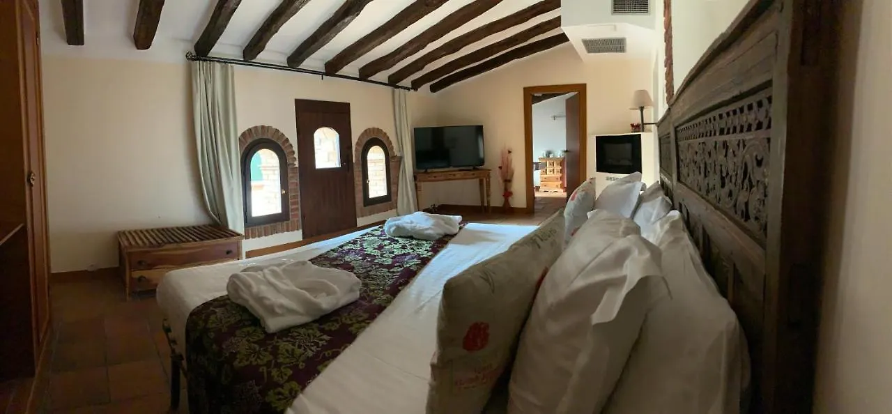 La Figuerola Hotel & Restaurant Vandellos